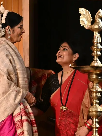A candid moment of shared joy with senior Odissi Guru Madhavi Mudgal at the UPASANA SAMMAN ceremony. Our paths in dance have been different, but our dedication to the arts unites us.