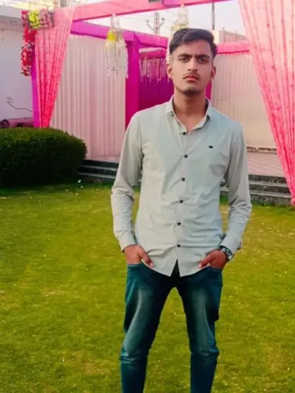 This was me in 2021, weighing 65 kg. It's a reminder of where I started. Everyone begins somewhere, and my journey is proof that with the right plan and consistent mehnat, a complete body transformation is possible.