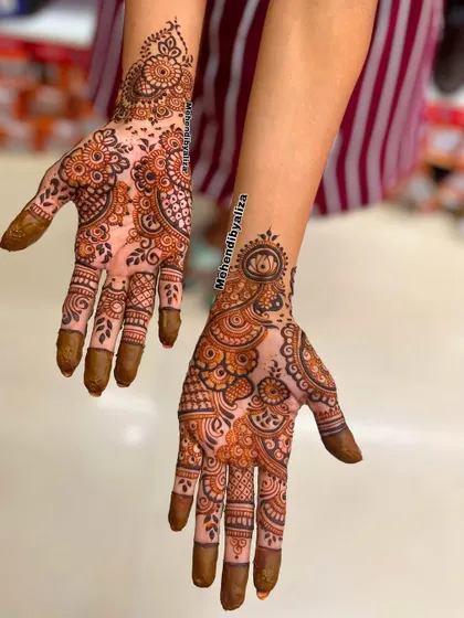 Simple yet beautiful Raksha Bandhan mehendi. It's the perfect way to adorn your hands while celebrating the special bond between siblings.