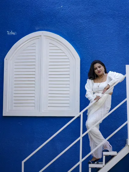 Another shot from the Santorini-themed set, perfect for a birthday or personal photoshoot.
