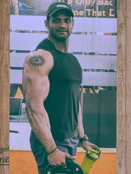 Naam ek din mein nahi banta, par ek din zaroor banta hai.