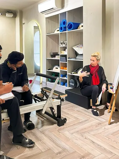 Bridging borders and sharing knowledge. Our visiting expert from the US empowers our local trainers with world class techniques and insights.