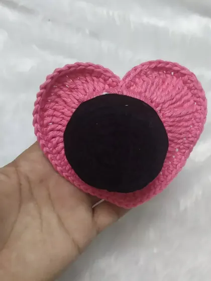 Here is the heart scrunchie in a lovely shade of pink.