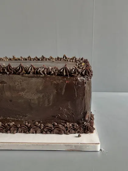 It was an honor to create this 10-kilo chocolate indulgence for a grand corporate celebration. No matter the size of your event, I pour the same love and precision into every cake to make your moments matter.