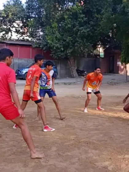 Players in position during a practice match. Every session is an opportunity to improve and learn.