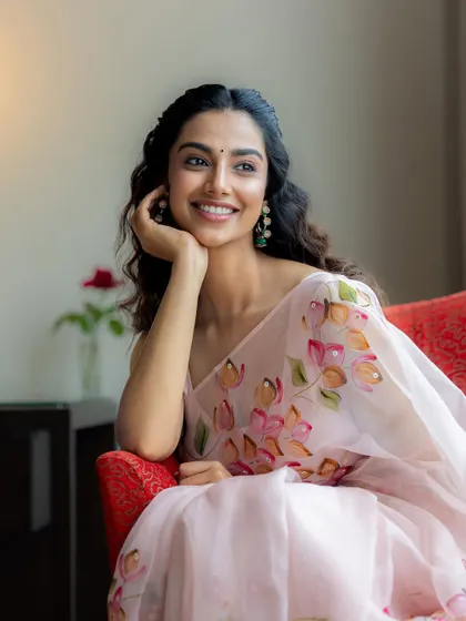Styling isn't always about being loud. This look shows my softer side, using a delicate, hand-painted organza saree to create a dreamy and approachable feel. It’s elegant, modern, and effortlessly beautiful.
