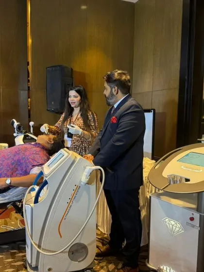 We are committed to staying at the forefront of dermatology. Here I am conducting a workshop on HIFU Laser and giving a talk on threadlifts at the prestigious CDSI 2024 conference, sharing our expertise with fellow professionals.