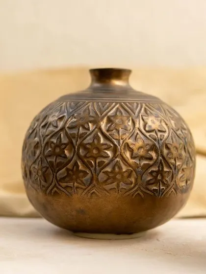A full view of a decorative vase finished in Medieval Gold. This glaze is perfect for artists looking to add a touch of historical elegance and metallic sheen to their work.