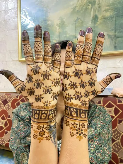 A modern lotus jaal design for Karwa Chauth.