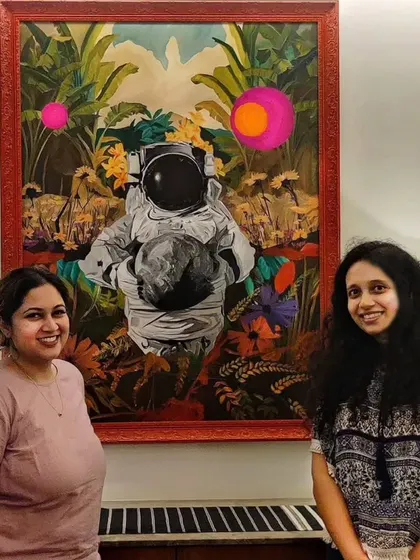 A happy moment with the new owner of my painting 'Recuperation'. It is always a pleasure to see my personal creations find a home where they are appreciated.