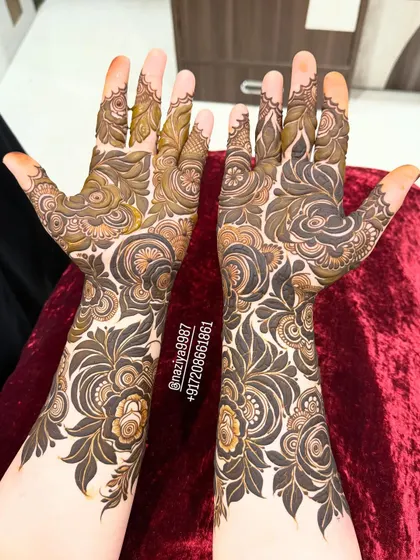 A full-coverage floral design with a mix of dark and light shading. The patterns are so dense, it looks like lace gloves.
