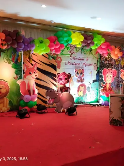 A final look at the vibrant and fun jungle theme stage we created.