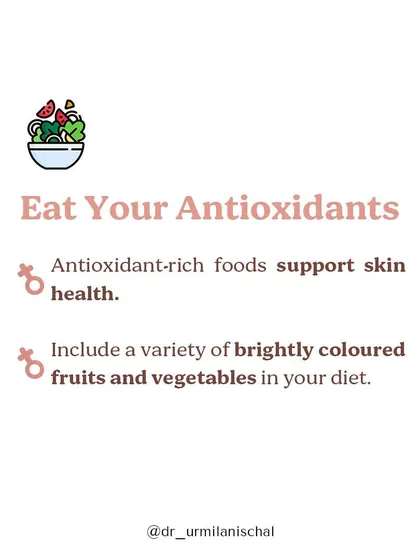 This visual emphasizes the "eat your antioxidants" principle. Antioxidant-rich foods are a cornerstone of supporting your skin from within during the hormonal changes of menopause.