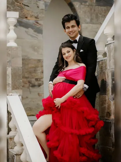 A collection of my work from various maternity photoshoots, showcasing different styles, locations, and outfits, from flowing gowns to chic casual wear.