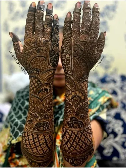 Another clear shot of this beautiful design.