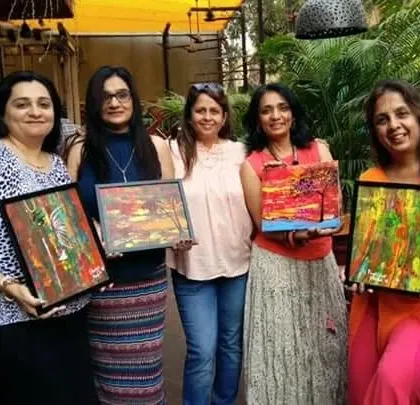 Five friends, five different abstract paintings. Even when following the same theme, each artist's personality shines through in their work.