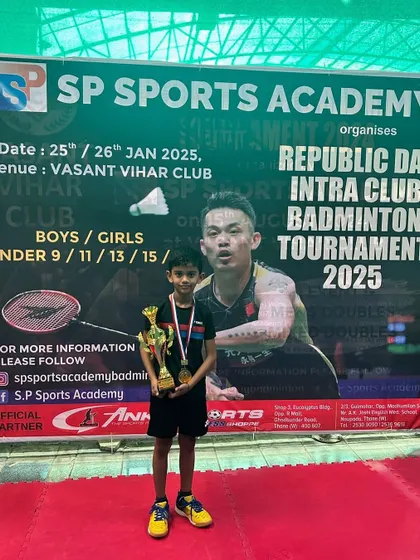 Shreyansh Murlidhar, our U-9 Boys runner-up, with his trophy and medal.