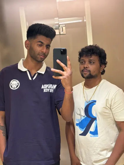 A selfie with Mayank Yadav.