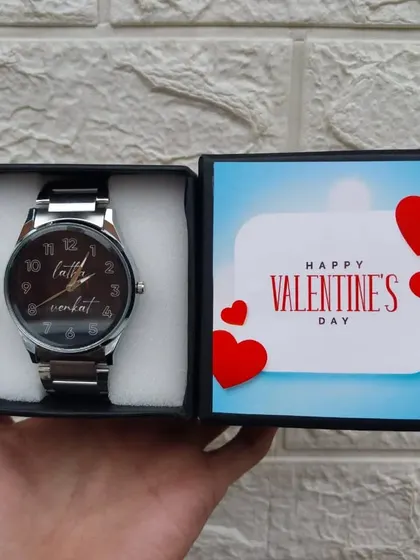 A simple and elegant gift for Valentine's Day. This watch is personalized with a name or a special word on the dial and comes in a "Happy Valentine's Day" gift box.