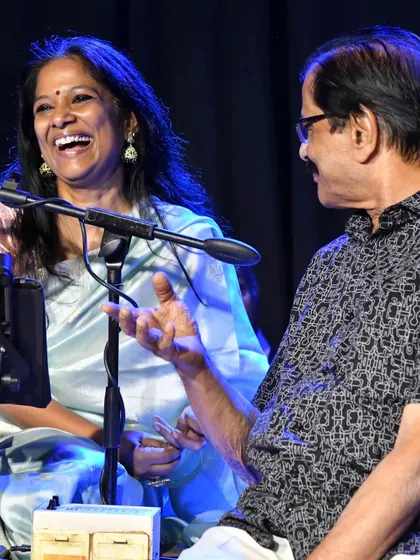 A moment of pure joy and laughter on stage during the 'HSV Namana' event. For me, art is always about this connection, creating a space where we can share stories, music, and a bit of ourselves. These are the unforgettable evenings that fuel my passion.