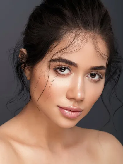 A throwback to a favorite minimal beauty shoot. The soft, undone hair and the "skin-that-breathes" makeup create a look that is effortlessly fresh and timeless.