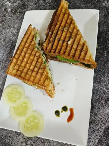 A classic grilled sandwich, perfectly golden brown. Our cafe course covers a variety of popular sandwiches, snacks, and beverages.