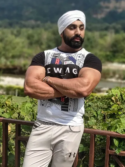Your physique should speak for itself, you don't need to show off. As a Type 1 diabetic, my confidence comes from knowing I've mastered my body and my health.