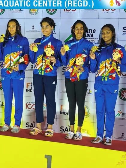 The gold-winning women's 4x100m Medley relay team.