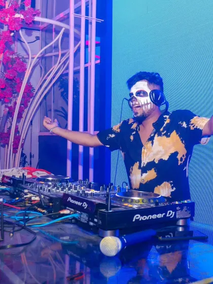 Raising the energy during the Halloween 2.0 set.