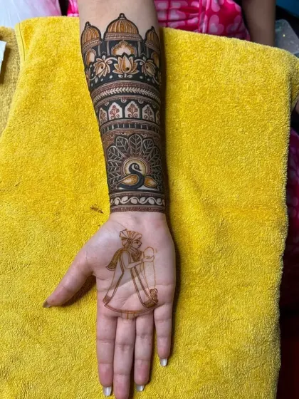 This image shows the initial outline for a groom portrait, demonstrating the first step in creating these detailed figure designs.
