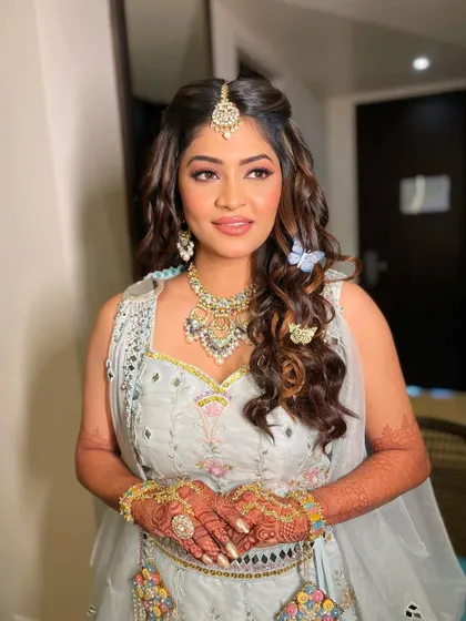 Krisha looks like a fairytale princess in this dreamy haldi look. The makeup is soft, romantic, and glowing.