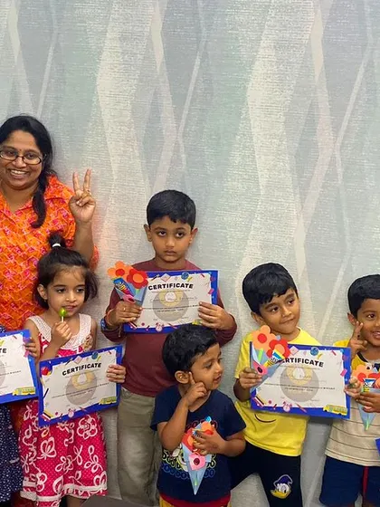 Graduation day for our little artists! Receiving a certificate is a wonderful way to acknowledge their hard work and celebrate the completion of their sensory art course.