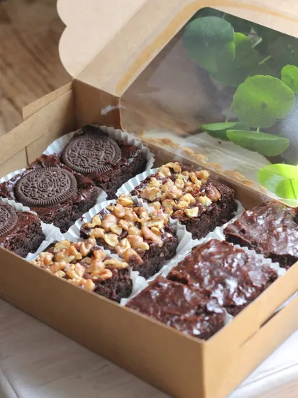 A beautiful brownie box, ready for sale. Our workshops include essential business tips on pricing, packaging, and presentation.