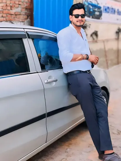 Leaning against my car. A moment of relaxation between court appearances.