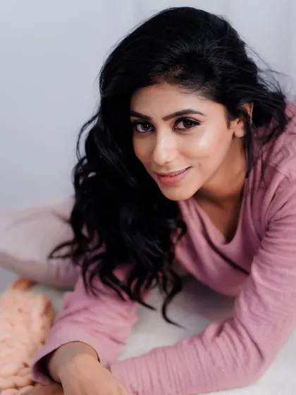 A soft and intimate look for an indoor portfolio shoot. I used natural tones and a dewy finish to create this "no-makeup" makeup look, perfect for lifestyle or commercial shots.