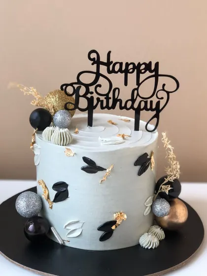 Another shot of the elegant abstract cake, showing the balance of colors and textures.