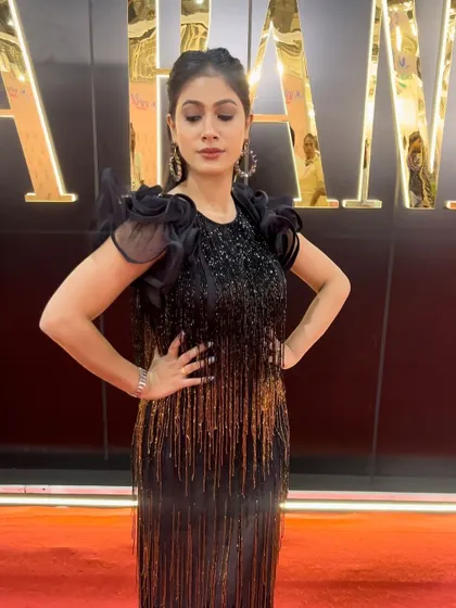 A final shot of this stunning event look.