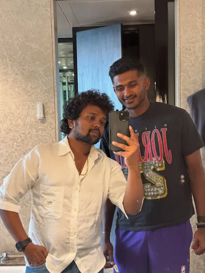 A mirror selfie with Sai Sudharsan.