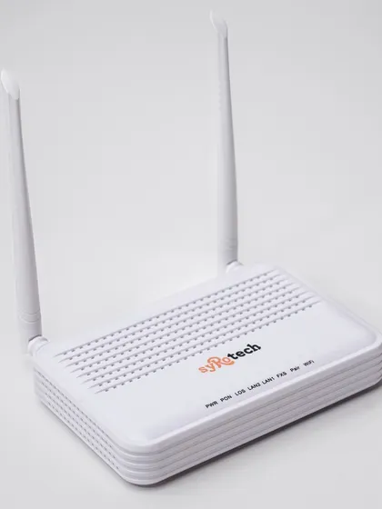 A product shot of our SY-GPON-1110-WDONT. This Optical Network Terminal combines a sleek design with powerful performance, making it an ideal choice for delivering high-speed fiber internet to any home or office.