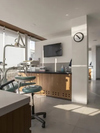 Who says a dental clinic has to be intimidating? We used lots of natural light and a clean, minimal design to create a calming atmosphere for patients and a pleasant, efficient workspace for the dental team.