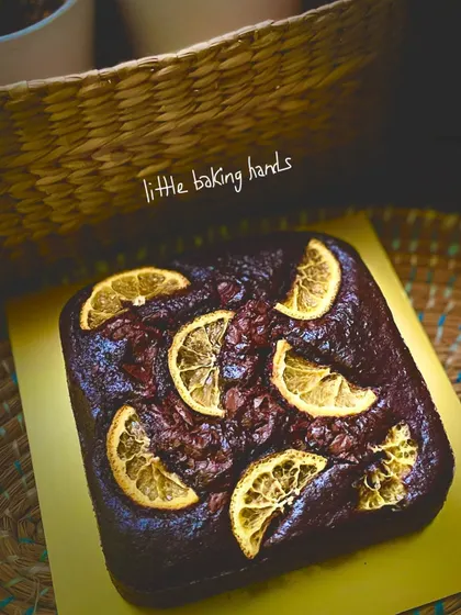 Another one of my popular eggless rich chocolate orange cakes, made with whole wheat flour. It’s a flavour combination that my customers ask for again and again.