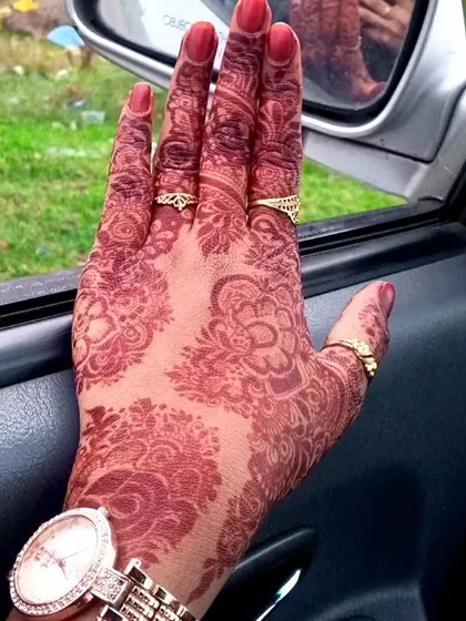 The satisfying result of patience and organic ingredients. This is the gorgeous, dark reddish-brown stain my brides love, captured a day or two after the henna application.