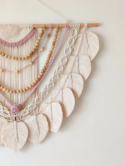 The soft mauve and natural cream colors work so well together in this design.