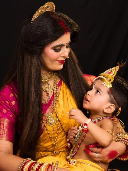 A heartwarming image of Skandamata with the child god Kartikeya. This shows our students' ability to work on conceptual shoots that tell a story.