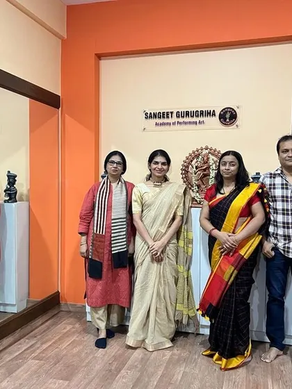 A photo with our respected examiners and gurus after the SSSParisad - Rabindrabharati exams.