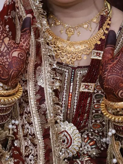 A full bridal look showcasing the amazing dark stain. This is what makes the bride feel special on her big day.