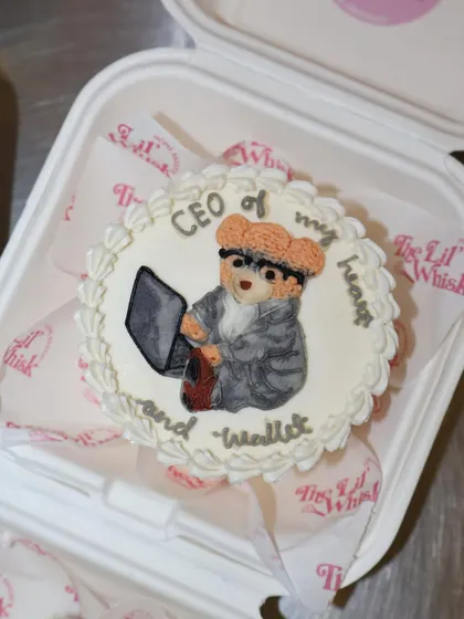 For the "CEO of my heart and wallet," this funny and cute teddy bear bento cake is perfect for the dad who works hard for his family.