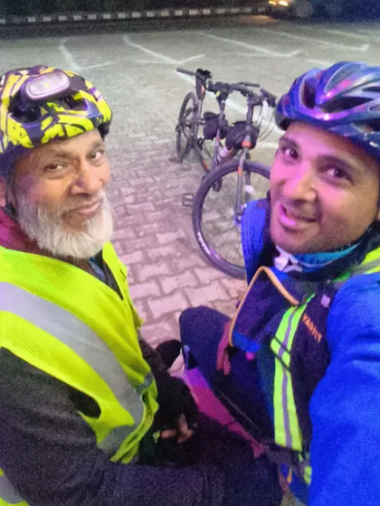 A smiling selfie, even after hours of non-stop pedaling. The spirit of a randonneur is truly unbreakable.