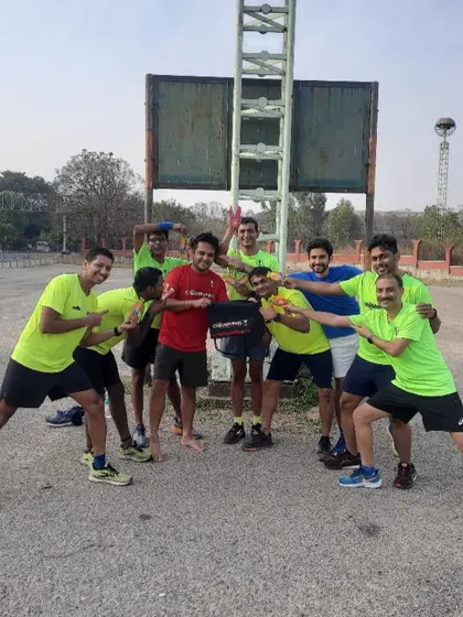 The team giving Sanjay a fun and memorable send-off after our Thursday training run.