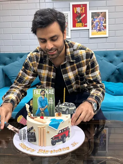 It was an absolute honor to create this special cake for Jitendra Kumar, our very own "Jitu Bhaiya". This moment, earned through pure hard work, reminds me that sapne sach hote hain.